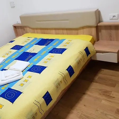 Skylux Apartment *
